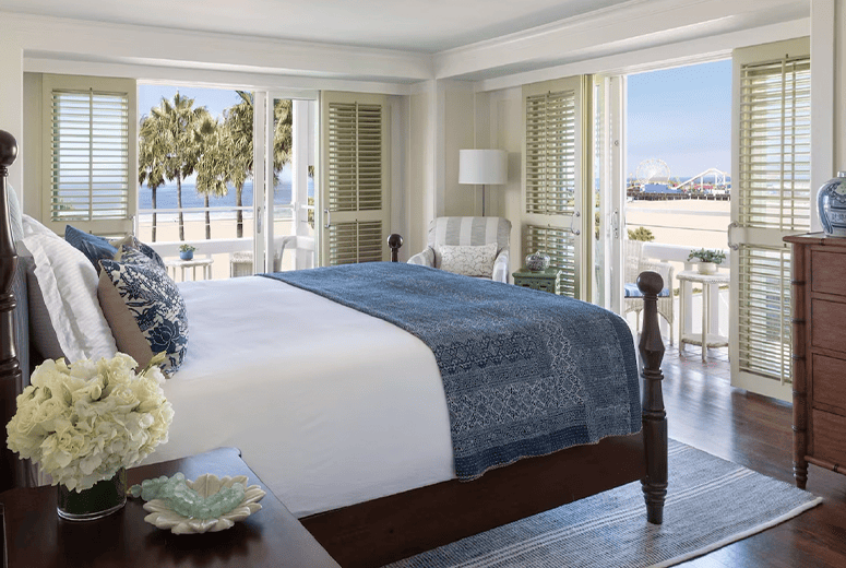 02 - Shutters on the Beach 03
