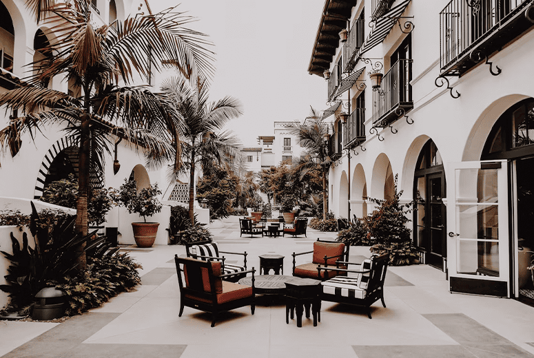 05 - Hotel Californian 01