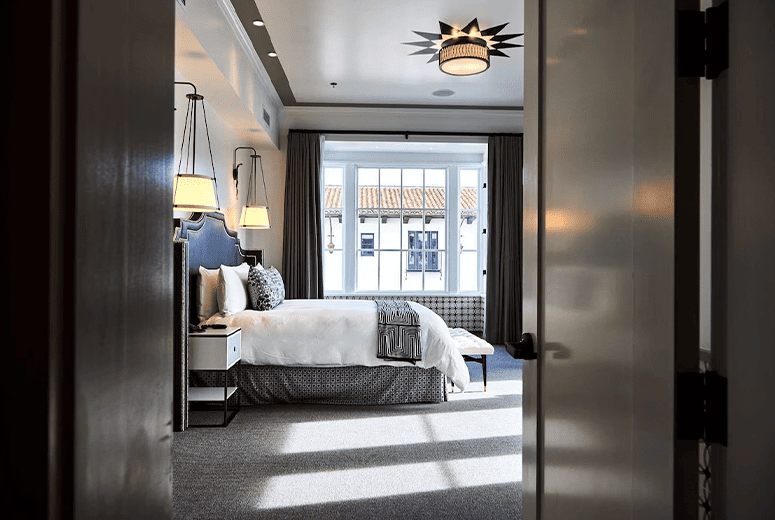 05 - Hotel Californian 02