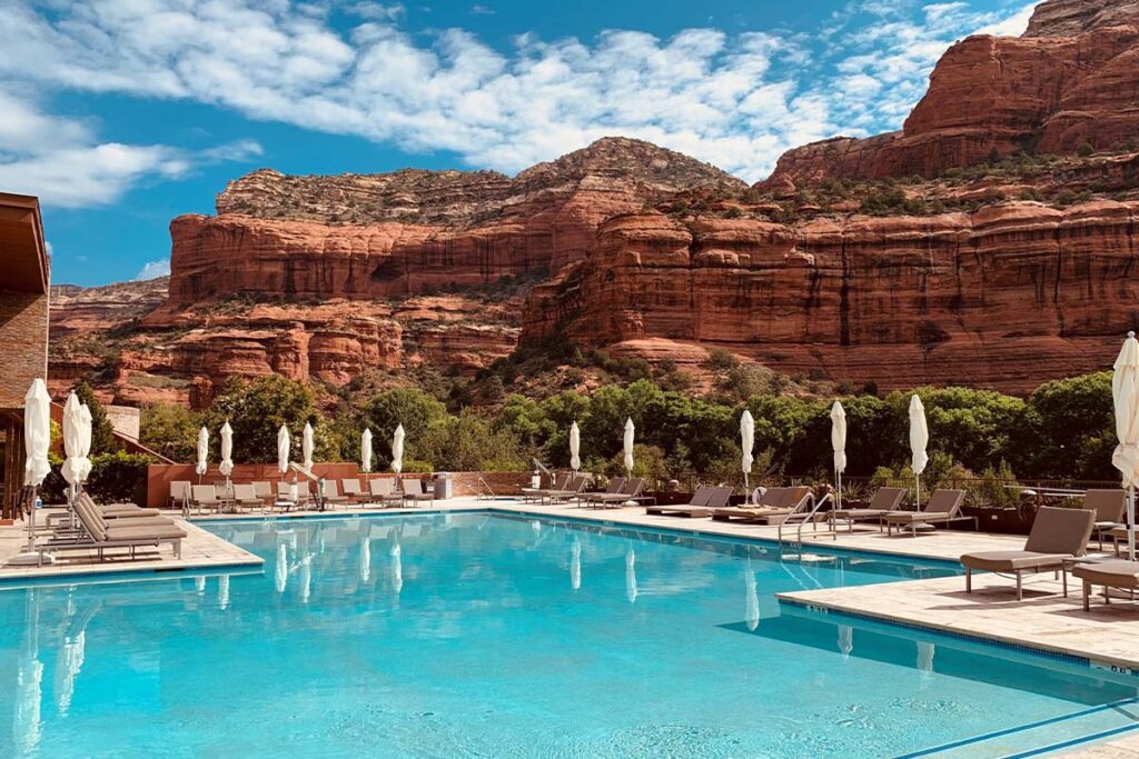 02 - Enchantment Resort 01