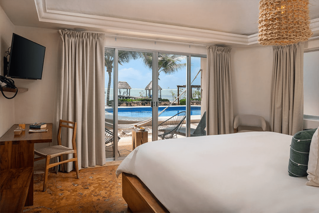 03 - Boutique Living by the Beach 02