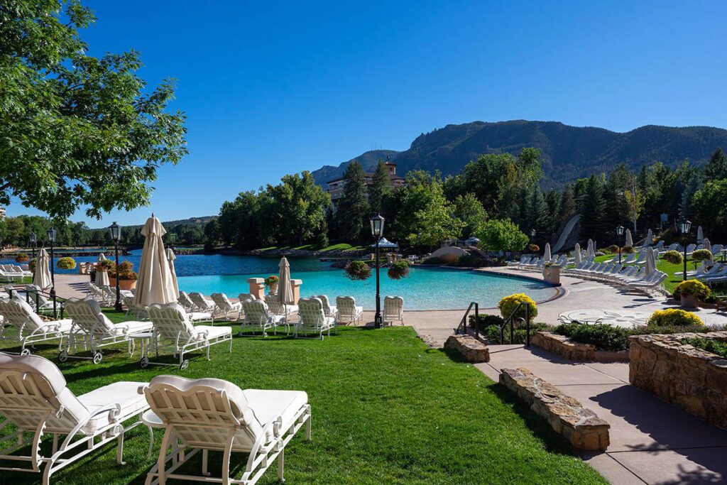 02 - The Broadmoor 02