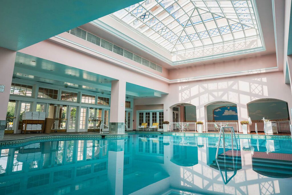 02 - The Broadmoor 07
