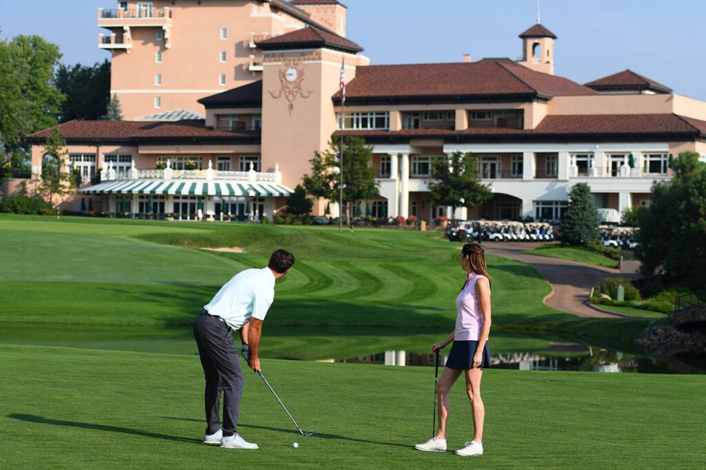 02 - The Broadmoor 08